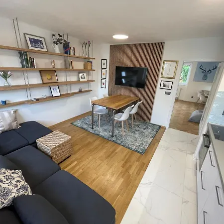 公寓 U Kolonady, 波杰布拉迪